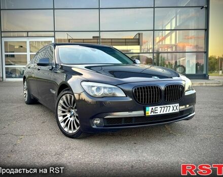 Серый БМВ 7 Серия, объемом двигателя 3 л и пробегом 173 тыс. км за 12900 $, фото 1 на Automoto.ua