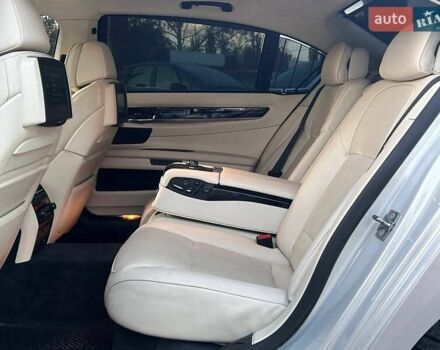 Серый БМВ 7 Серия, объемом двигателя 4.4 л и пробегом 67 тыс. км за 17500 $, фото 39 на Automoto.ua