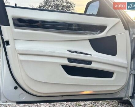 Серый БМВ 7 Серия, объемом двигателя 4.4 л и пробегом 67 тыс. км за 17500 $, фото 12 на Automoto.ua