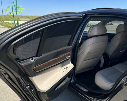 Серый БМВ 7 Серия, объемом двигателя 2.99 л и пробегом 370 тыс. км за 18500 $, фото 7 на Automoto.ua