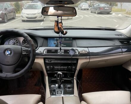 Серый БМВ 7 Серия, объемом двигателя 3 л и пробегом 159 тыс. км за 18500 $, фото 11 на Automoto.ua