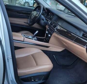 Серый БМВ 7 Серия, объемом двигателя 3 л и пробегом 312 тыс. км за 12950 $, фото 19 на Automoto.ua