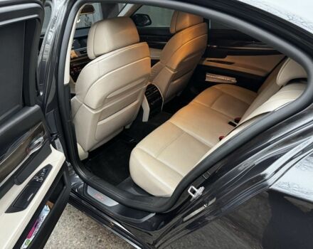 Серый БМВ 7 Серия, объемом двигателя 3 л и пробегом 231 тыс. км за 12500 $, фото 15 на Automoto.ua