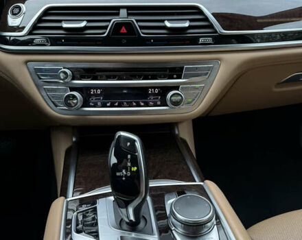 Серый БМВ 7 Серия, объемом двигателя 2.99 л и пробегом 143 тыс. км за 44444 $, фото 43 на Automoto.ua