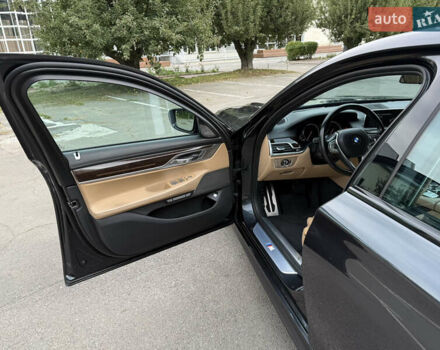 Серый БМВ 7 Серия, объемом двигателя 2.99 л и пробегом 143 тыс. км за 44444 $, фото 12 на Automoto.ua