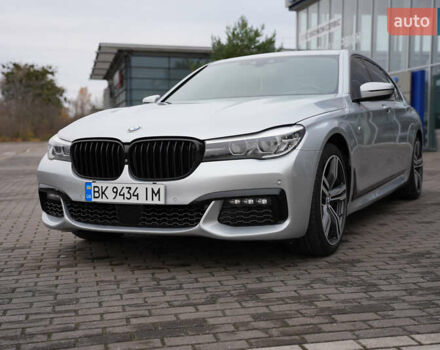 Серый БМВ 7 Серия, объемом двигателя 3 л и пробегом 180 тыс. км за 27000 $, фото 4 на Automoto.ua