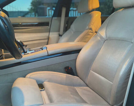 Серый БМВ 7 Серия, объемом двигателя 2.98 л и пробегом 128 тыс. км за 18000 $, фото 26 на Automoto.ua