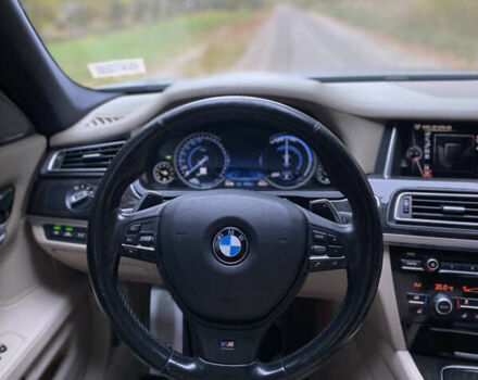 Серый БМВ 7 Серия, объемом двигателя 2.98 л и пробегом 128 тыс. км за 18000 $, фото 20 на Automoto.ua