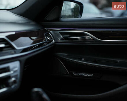 Серый БМВ 7 Серия, объемом двигателя 3 л и пробегом 180 тыс. км за 27000 $, фото 40 на Automoto.ua