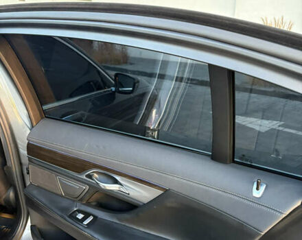 Серый БМВ 7 Серия, объемом двигателя 4.39 л и пробегом 140 тыс. км за 27500 $, фото 45 на Automoto.ua