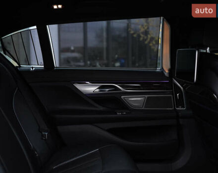 Серый БМВ 7 Серия, объемом двигателя 3 л и пробегом 180 тыс. км за 27000 $, фото 59 на Automoto.ua