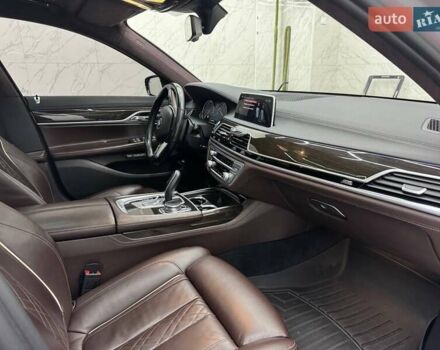 Серый БМВ 7 Серия, объемом двигателя 2.99 л и пробегом 185 тыс. км за 36900 $, фото 13 на Automoto.ua