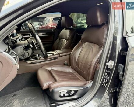 Серый БМВ 7 Серия, объемом двигателя 2.99 л и пробегом 230 тыс. км за 37000 $, фото 12 на Automoto.ua