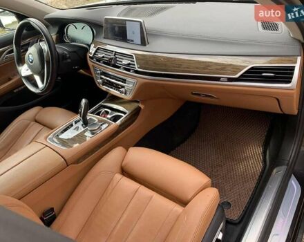 Серый БМВ 7 Серия, объемом двигателя 3 л и пробегом 100 тыс. км за 44000 $, фото 31 на Automoto.ua