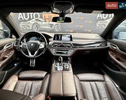 Серый БМВ 7 Серия, объемом двигателя 2.99 л и пробегом 230 тыс. км за 37000 $, фото 17 на Automoto.ua