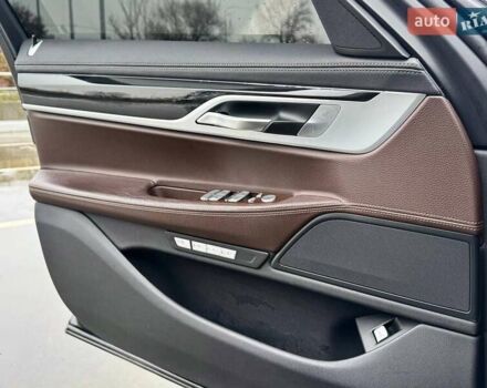 Серый БМВ 7 Серия, объемом двигателя 2.99 л и пробегом 233 тыс. км за 34500 $, фото 38 на Automoto.ua