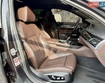 Серый БМВ 7 Серия, объемом двигателя 2.99 л и пробегом 230 тыс. км за 37000 $, фото 15 на Automoto.ua