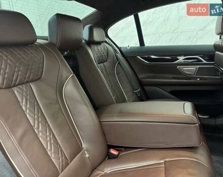 Серый БМВ 7 Серия, объемом двигателя 2.99 л и пробегом 185 тыс. км за 36900 $, фото 11 на Automoto.ua