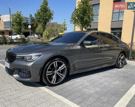 Серый БМВ 7 Серия, объемом двигателя 2.98 л и пробегом 198 тыс. км за 25500 $, фото 1 на Automoto.ua