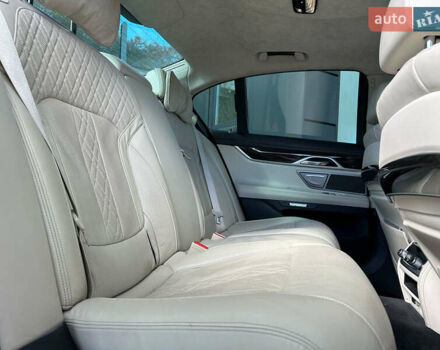 Серый БМВ 7 Серия, объемом двигателя 3 л и пробегом 118 тыс. км за 42000 $, фото 13 на Automoto.ua