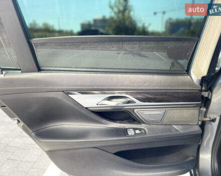 Серый БМВ 7 Серия, объемом двигателя 2.98 л и пробегом 198 тыс. км за 25500 $, фото 8 на Automoto.ua