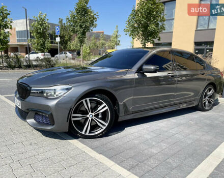 Серый БМВ 7 Серия, объемом двигателя 2.98 л и пробегом 198 тыс. км за 25500 $, фото 4 на Automoto.ua