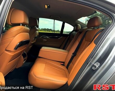 Серый БМВ 7 Серия, объемом двигателя 3 л и пробегом 260 тыс. км за 34999 $, фото 13 на Automoto.ua