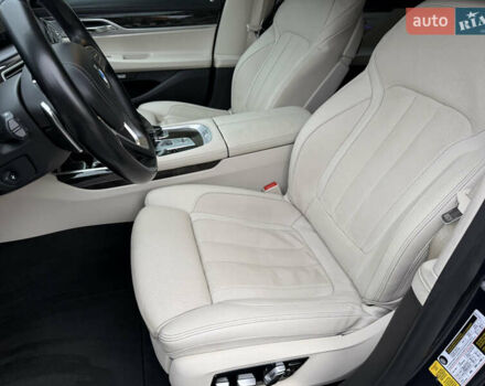 Серый БМВ 7 Серия, объемом двигателя 3 л и пробегом 89 тыс. км за 31400 $, фото 34 на Automoto.ua