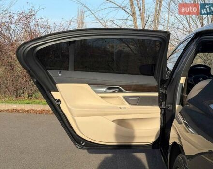 Серый БМВ 7 Серия, объемом двигателя 3 л и пробегом 92 тыс. км за 31000 $, фото 44 на Automoto.ua