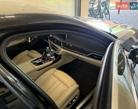 Серый БМВ 7 Серия, объемом двигателя 2.99 л и пробегом 63 тыс. км за 53500 $, фото 1 на Automoto.ua