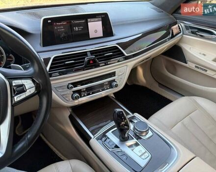 Серый БМВ 7 Серия, объемом двигателя 3 л и пробегом 92 тыс. км за 31000 $, фото 63 на Automoto.ua