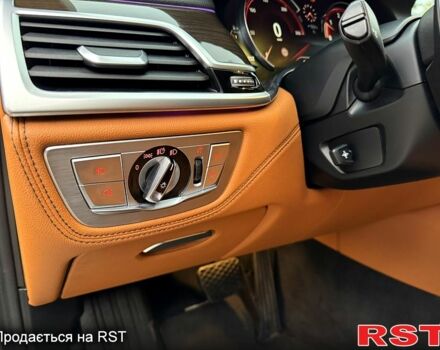 Серый БМВ 7 Серия, объемом двигателя 3 л и пробегом 220 тыс. км за 34600 $, фото 9 на Automoto.ua