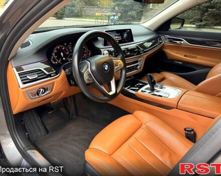 Серый БМВ 7 Серия, объемом двигателя 3 л и пробегом 220 тыс. км за 34600 $, фото 8 на Automoto.ua