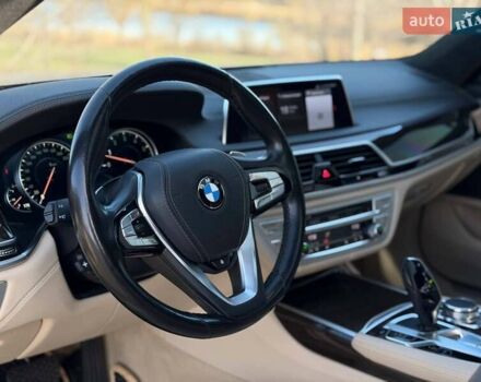 Серый БМВ 7 Серия, объемом двигателя 3 л и пробегом 92 тыс. км за 31000 $, фото 43 на Automoto.ua