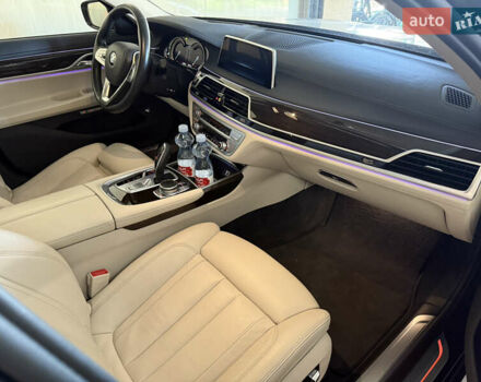 Серый БМВ 7 Серия, объемом двигателя 2.99 л и пробегом 63 тыс. км за 53500 $, фото 2 на Automoto.ua