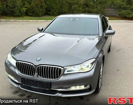 Серый БМВ 7 Серия, объемом двигателя 3 л и пробегом 220 тыс. км за 34600 $, фото 2 на Automoto.ua