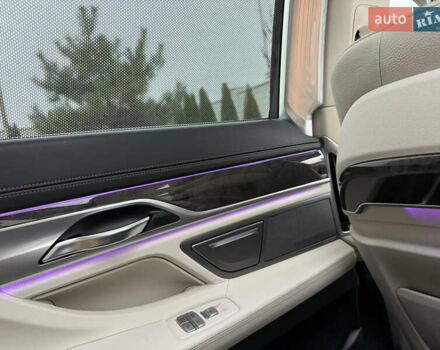 Серый БМВ 7 Серия, объемом двигателя 3 л и пробегом 89 тыс. км за 31400 $, фото 16 на Automoto.ua