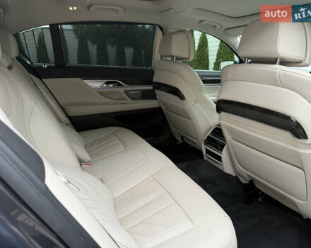 Серый БМВ 7 Серия, объемом двигателя 3 л и пробегом 89 тыс. км за 31400 $, фото 29 на Automoto.ua