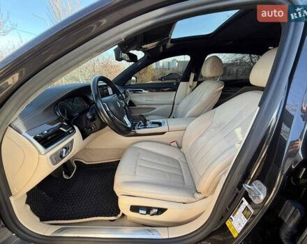 Серый БМВ 7 Серия, объемом двигателя 3 л и пробегом 92 тыс. км за 31000 $, фото 34 на Automoto.ua