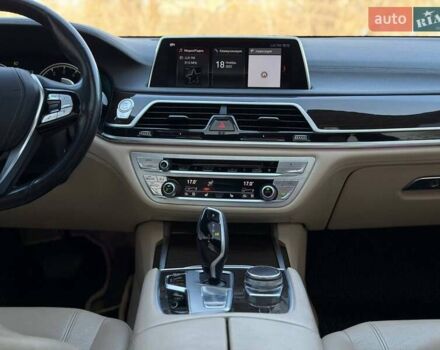 Серый БМВ 7 Серия, объемом двигателя 3 л и пробегом 92 тыс. км за 31000 $, фото 56 на Automoto.ua