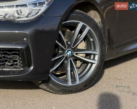 Серый БМВ 7 Серия, объемом двигателя 3 л и пробегом 92 тыс. км за 31000 $, фото 4 на Automoto.ua