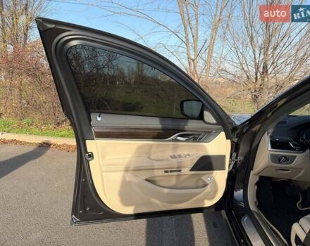 Серый БМВ 7 Серия, объемом двигателя 3 л и пробегом 92 тыс. км за 31000 $, фото 36 на Automoto.ua