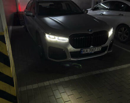 Серый БМВ 7 Серия, объемом двигателя 2.98 л и пробегом 107 тыс. км за 40000 $, фото 2 на Automoto.ua