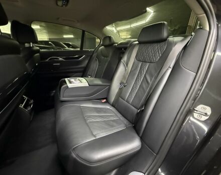 Серый БМВ 7 Серия, объемом двигателя 3 л и пробегом 115 тыс. км за 61500 $, фото 18 на Automoto.ua