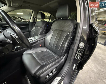 Серый БМВ 7 Серия, объемом двигателя 2.99 л и пробегом 115 тыс. км за 61500 $, фото 18 на Automoto.ua