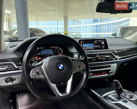 Серый БМВ 7 Серия, объемом двигателя 2.99 л и пробегом 115 тыс. км за 61500 $, фото 27 на Automoto.ua