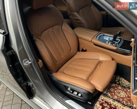 Серый БМВ 7 Серия, объемом двигателя 3 л и пробегом 94 тыс. км за 57000 $, фото 32 на Automoto.ua