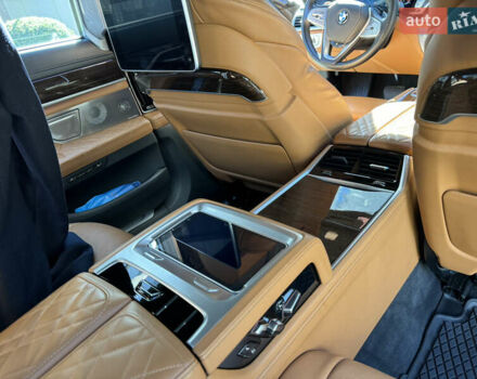 Серый БМВ 7 Серия, объемом двигателя 4.39 л и пробегом 120 тыс. км за 59000 $, фото 30 на Automoto.ua