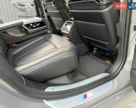 Сірий БМВ 7 Серія, об'ємом двигуна 4.4 л та пробігом 84 тис. км за 77000 $, фото 113 на Automoto.ua