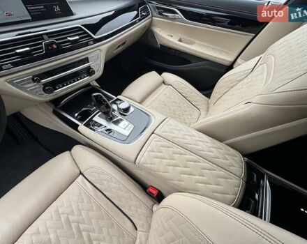 БМВ 7 Серия 2021 в Киеве на Automoto.ua Серый БМВ 7 Серия, объемом двигателя 2.99 л и пробегом 43 тыс. км за 105000 $, фото 38 на Automoto.ua